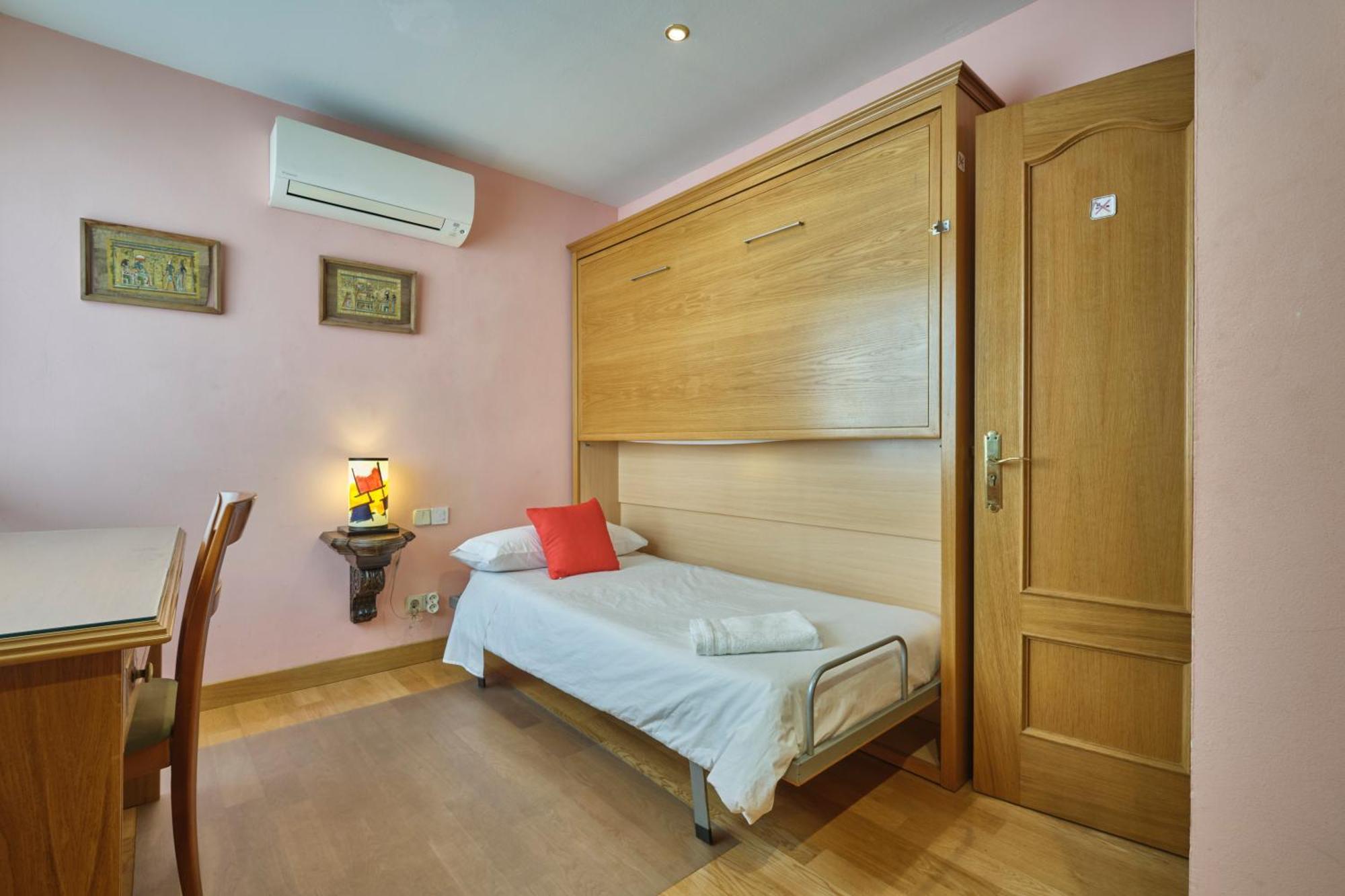 Apartamentos Carlos มาดริด ภายนอก รูปภาพ