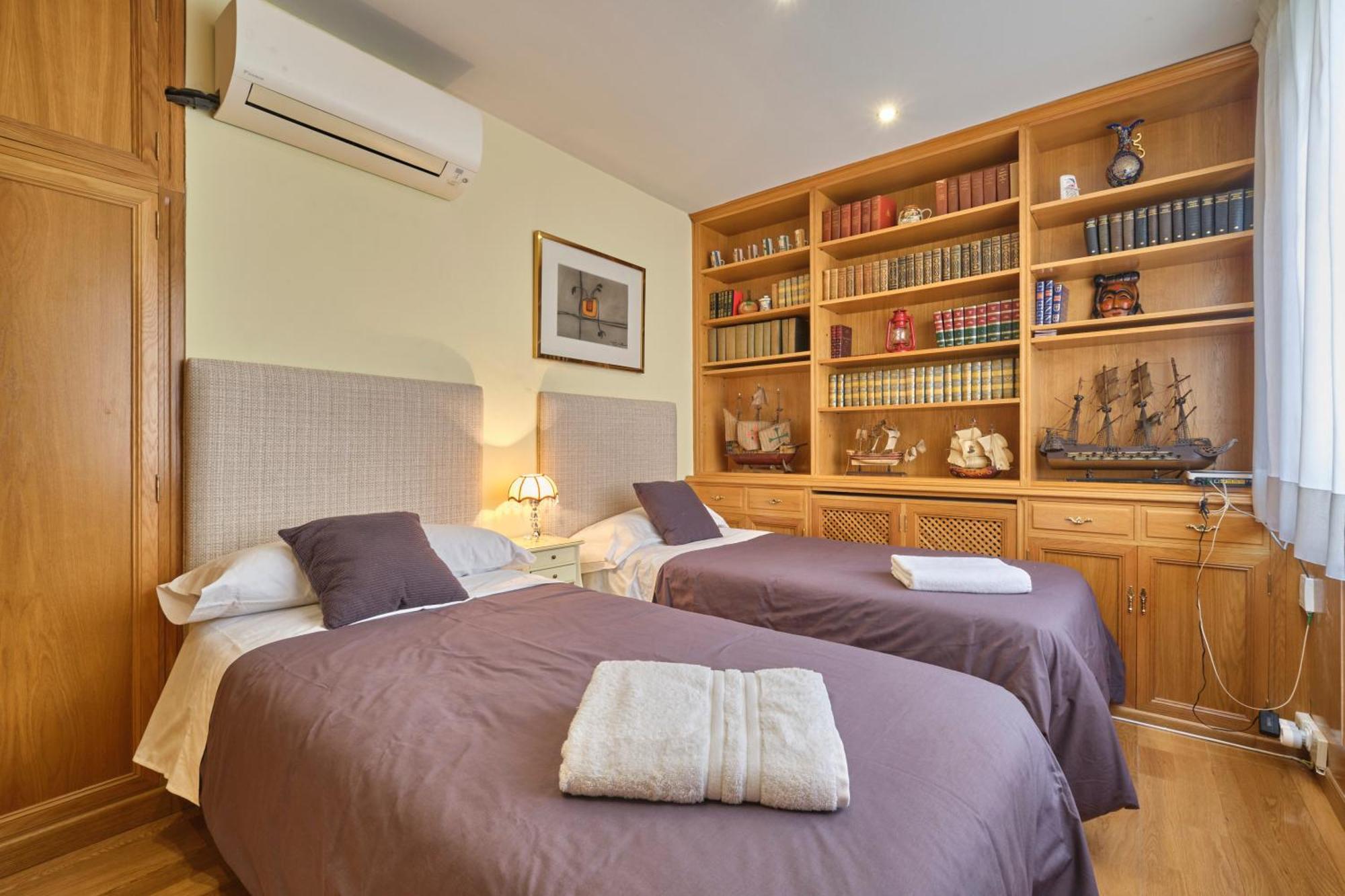 Apartamentos Carlos มาดริด ภายนอก รูปภาพ